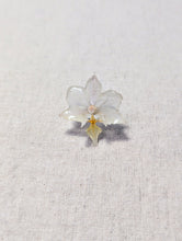 Charger l&#39;image dans la galerie, Bague Petite Orchidée blanche

